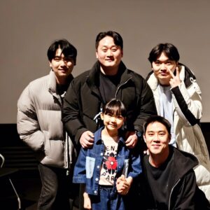 Gi So-you Instagram - 어제 침범 vip시사회
선영이모 덕분에  대배우  류승룡 배우님도 만나고
오빠랑 같이 촬영한  너무 멋찐 조준영배우님도  다시 만나고 
김윤혜배우님도 바쁘신데 오시공ㅜㅜ
멋찐 이모들  감독님들  작가님들  오셔서  감사드립니다 ❤️ 
사진  못찍은 분들이 더 많아서  아쉽네요 ㅜ
저도  시사회가 처음이라 정신이 없어서 😂 너무 죄송해요 
다음에는  더 잘해보겠습니다^^ 

어제 귀한발걸음  해주신 모든분들  너무너무 감사드립니다 

침범  많이 많이 소문내주세용♡♡♡

3월12일  침범 극장 대개봉!!! 
많이  보러와주세요^^ 
꼭이용♡

#기소유#침범#VIp시사회#소문많이내주세요♡
#3월12일극장대개봉