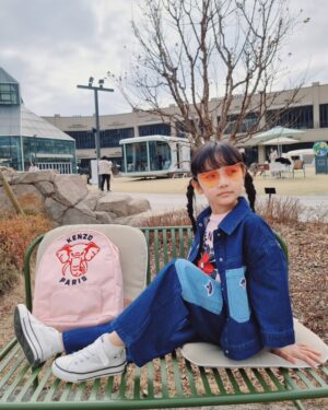 Gi So-you Instagram - #제품제공
ㆍ
ㆍ
곧 개학이다~~~♡
소유의  신학기룩은 KENZO 👕 👖 🎒 
ㆍ
ㆍ
@kenzokids_official
ㆍ
ㆍ
ㆍ
ㆍ
ㆍ
ㆍ
ㆍ
본 포스팅은 롯데 GFR로부터 제공받아 솔직하게 작성하였습니다
ㆍ
#겐조키즈#kenzokids #키즈브랜드#키즈옷#신학기룩#명품아동복#명품키즈#키즈옷추천#키즈선물#아동복추천#아동복#키즈스타일링#키즈룩#럭셔리키즈
#기소유#신학기룩👕👚 #센스쟁이❤️
