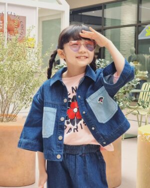 Gi So-you Instagram - #제품제공
ㆍ
ㆍ
곧 개학이다~~~♡
소유의  신학기룩은 KENZO 👕 👖 🎒 
ㆍ
ㆍ
@kenzokids_official
ㆍ
ㆍ
ㆍ
ㆍ
ㆍ
ㆍ
ㆍ
본 포스팅은 롯데 GFR로부터 제공받아 솔직하게 작성하였습니다
ㆍ
#겐조키즈#kenzokids #키즈브랜드#키즈옷#신학기룩#명품아동복#명품키즈#키즈옷추천#키즈선물#아동복추천#아동복#키즈스타일링#키즈룩#럭셔리키즈
#기소유#신학기룩👕👚 #센스쟁이❤️