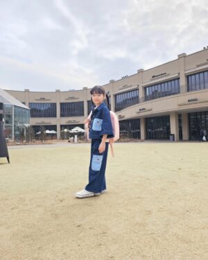 Gi So-you Instagram - #제품제공
ㆍ
ㆍ
곧 개학이다~~~♡
소유의  신학기룩은 KENZO 👕 👖 🎒 
ㆍ
ㆍ
@kenzokids_official
ㆍ
ㆍ
ㆍ
ㆍ
ㆍ
ㆍ
ㆍ
본 포스팅은 롯데 GFR로부터 제공받아 솔직하게 작성하였습니다
ㆍ
#겐조키즈#kenzokids #키즈브랜드#키즈옷#신학기룩#명품아동복#명품키즈#키즈옷추천#키즈선물#아동복추천#아동복#키즈스타일링#키즈룩#럭셔리키즈
#기소유#신학기룩👕👚 #센스쟁이❤️