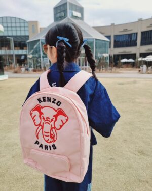Gi So-you Instagram - #제품제공
ㆍ
ㆍ
곧 개학이다~~~♡
소유의  신학기룩은 KENZO 👕 👖 🎒 
ㆍ
ㆍ
@kenzokids_official
ㆍ
ㆍ
ㆍ
ㆍ
ㆍ
ㆍ
ㆍ
본 포스팅은 롯데 GFR로부터 제공받아 솔직하게 작성하였습니다
ㆍ
#겐조키즈#kenzokids #키즈브랜드#키즈옷#신학기룩#명품아동복#명품키즈#키즈옷추천#키즈선물#아동복추천#아동복#키즈스타일링#키즈룩#럭셔리키즈
#기소유#신학기룩👕👚 #센스쟁이❤️