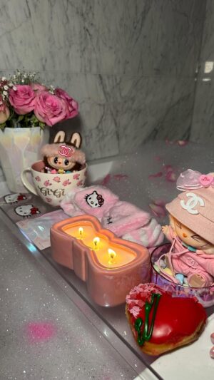 Gia Gunn Instagram - There is no love without self love.  To all my single ladies out there…Happy Valentines Day💝