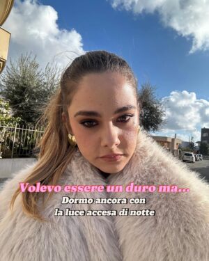 Glenda Resta Instagram - E va bene anche così 💖☀️ Quale vi rappresenta di più?
•
•
•
(Inspo: @thatsfabofficial @tonnart__ @thatsos_it @psicologa.federicadeganello )
