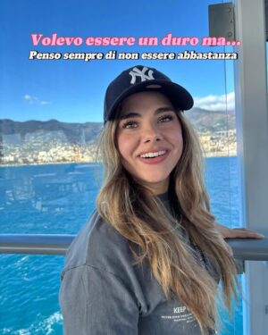 Glenda Resta Instagram - E va bene anche così 💖☀️ Quale vi rappresenta di più?
•
•
•
(Inspo: @thatsfabofficial @tonnart__ @thatsos_it @psicologa.federicadeganello )