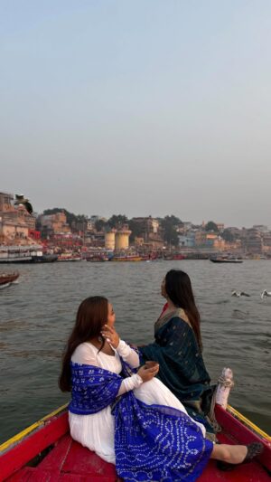 Gopali Tiwari Instagram - Banaras chalien?🪷