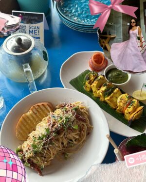 Gopali Tiwari Instagram - Slaycation w @stay.elivaas 🧉🌴

#hosted