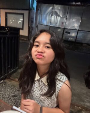 Graciella Abigail Instagram - Hari paling random