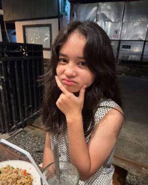 Graciella Abigail Instagram - Hari paling random