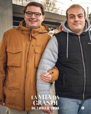 Greta Scarano Instagram - L’incredibile storia di Damiano e @margherita.tercon, raccontata nel loro libro “Mia sorella mi rompe le balle. Una storia di autismo normale” (edito da @mondadori), arriva al cinema! Diretto da Greta Scarano e con protagonisti Matilda De Angelis e Yuri Tuci, #LaVitaDaGrandi è la storia di due ragazzi che sono fratelli da una vita, ma che in realtà non si conoscono veramente. Insieme affronteranno paure e speranze e scopriranno che per crescere, a volte, bisogna essere in due. DAL 3 APRILE SOLO AL CINEMA.

Nel cast anche Maria Amelia Monti, Paolo Hendel, Adriano Pantaleo.

@gretascarano @matildadeangelis @yuri_tuci_official @mariameliamonti @paolohendel @adrianopantaleo_official @margherita.tercon @christianginepro @alessandro_cantalini @tomkarumathy @lorenzogioielli
@groenlandia_film @halong_film @rai_cinema @netflixit