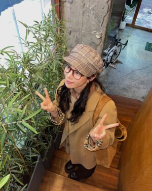 Ha Da-in Instagram - 🤎🐻🙂🐻🤎