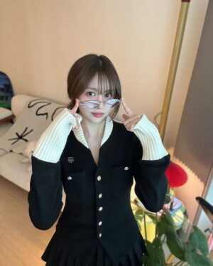 Han Bo-reum Instagram - 안녕 오랜만 나 잘지내요 감기조심🙋🏻‍♀️