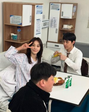 Han Ji-eun Instagram - 스그즈🙃 #스터디그룹 #studygroup #tving @tving.official