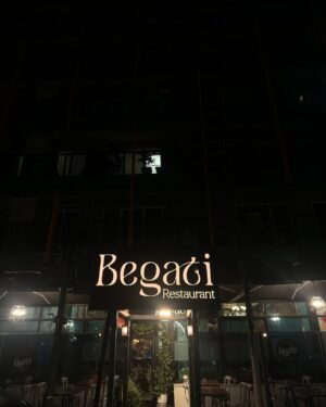Hande Kaptan Instagram - 📍 @begati_restaurant Delicious Italian Cuisine in Tirana! 

This Italian restaurant in Tirana is definitely worth a visit, offering authentic flavors and a cozy atmosphere. The decor is elegant yet comfortable, creating a welcoming vibe as soon as you step inside. Chef and staff are incredibly friendly and attentive, making the experience even more enjoyable.

The menu offers some unique, stand-out dishes. The bone marrow is a true highlight. The focaccia is a must-try with a soft, fluffy interior and a crispy crust, drizzled with garlic, olive oil and herbs, making it the perfect starter, served with olives and butter.

The beef carpaccio is another standout, thinly sliced and tender, complemented with a fresh drizzle of olive oil, allowing the flavors to shine through. And the earth insalat was unforgettable that I can still taste on my palate.

The homemade linguini cacio e pepe is highly recommended, and their tiramisu is especially true to its Italian roots served with a tasty gelato.

It's a special experience to enjoy authentic Italian food in Tirana. This place is definitely worth checking out!
.
#reklam #tiran #albania #food #gastronomia #travel