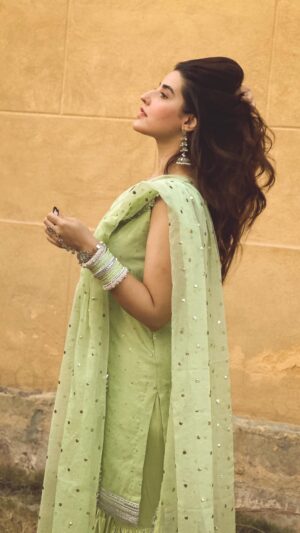 Hareem Farooq Instagram - ☘️