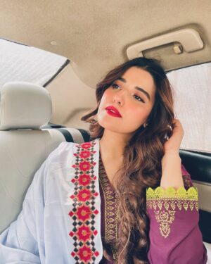 Hareem Farooq Instagram - Masooma aur uski laal lipshtick! Thats it, thats the post 🫶🏻

Aaj ka episode dekha?

#Bismil Wednesday and Thursday @ 8pm only on #arydigital