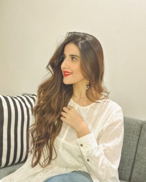 Hareem Farooq Instagram - Flower ✅
White dress ✅
Red lips ✅
Big jhumkas ✅
Hair volume ✅
Im ready! 

Styling: @faizruh 
💄: @ikramgoharofficial 
💍: @ayeshaccessories 

#redlips #whiteaesthetic #flowerlovers