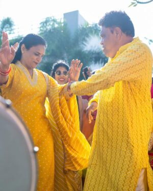 Hari Teja Instagram - Haldi 🌻💛🌼 

Memories for life… family is everything 🥰🥰 

Chelli Pelli ❤️ 

Thanks a lot @laxmi_design_studio_usa for creating a beautiful combination outfits for me Deepu n papa 💛 we absolutely loved ur work …. 

#haldiceremony #family #happiness #celebration #photographylovers ❤️❤️ 

PC: @krishnatejah 🌼🌼
