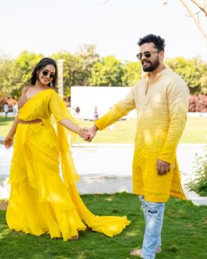 Hari Teja Instagram - Haldi 🌻💛🌼 

Memories for life… family is everything 🥰🥰 

Chelli Pelli ❤️ 

Thanks a lot @laxmi_design_studio_usa for creating a beautiful combination outfits for me Deepu n papa 💛 we absolutely loved ur work …. 

#haldiceremony #family #happiness #celebration #photographylovers ❤️❤️ 

PC: @krishnatejah 🌼🌼