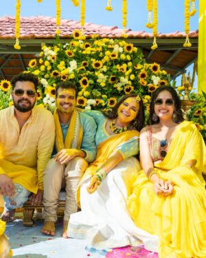 Hari Teja Instagram - Haldi 🌻💛🌼 

Memories for life… family is everything 🥰🥰 

Chelli Pelli ❤️ 

Thanks a lot @laxmi_design_studio_usa for creating a beautiful combination outfits for me Deepu n papa 💛 we absolutely loved ur work …. 

#haldiceremony #family #happiness #celebration #photographylovers ❤️❤️ 

PC: @krishnatejah 🌼🌼