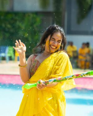 Hari Teja Instagram - Haldi 🌻💛🌼 

Memories for life… family is everything 🥰🥰 

Chelli Pelli ❤️ 

Thanks a lot @laxmi_design_studio_usa for creating a beautiful combination outfits for me Deepu n papa 💛 we absolutely loved ur work …. 

#haldiceremony #family #happiness #celebration #photographylovers ❤️❤️ 

PC: @krishnatejah 🌼🌼