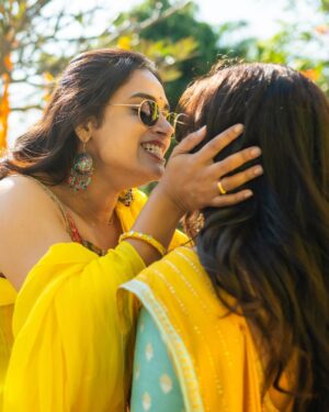 Hari Teja Instagram - Haldi 🌻💛🌼 

Memories for life… family is everything 🥰🥰 

Chelli Pelli ❤️ 

Thanks a lot @laxmi_design_studio_usa for creating a beautiful combination outfits for me Deepu n papa 💛 we absolutely loved ur work …. 

#haldiceremony #family #happiness #celebration #photographylovers ❤️❤️ 

PC: @krishnatejah 🌼🌼