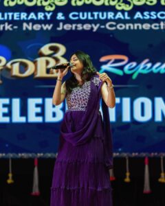 Singer Harika Narayan HD Photos and Wallpapers February 2025
