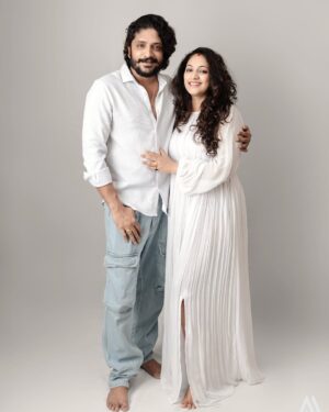 Hariprriya Instagram - To the new beginings..!!❤️🤍

Styled by - @savitha_reddy 
Gown by - @nitara_labelbyreshmasingh 
Captured by - @team_amstudio 

#simhapriya #family #love #parenting #life