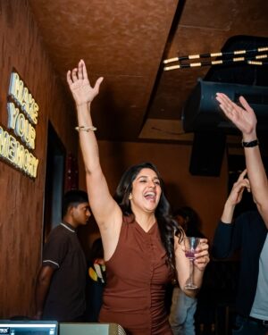 Harleen Sethi Instagram - The many moods & many dear friends celebrating the newest coolest sneaker bar in town 👟🕺🏻🍾💥🍻💃🏻 

@kicobarmumbai