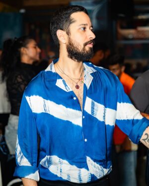 Harleen Sethi Instagram - The many moods & many dear friends celebrating the newest coolest sneaker bar in town 👟🕺🏻🍾💥🍻💃🏻 

@kicobarmumbai