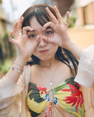 Haruka Kudo Instagram - Haruka Kudo 2025 calendar🌺

swimsuit/pants:@desigual
earrings:@lunachic_official_ @rhodes_showroom
bracelets/necklaces/ring:@e.m.__official  #イーエム
pinky ring:@stellarhollywood