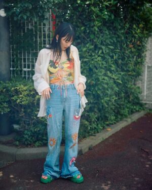Haruka Kudo Instagram - Haruka Kudo 2025 calendar🌺

swimsuit/pants:@desigual
earrings:@lunachic_official_ @rhodes_showroom
bracelets/necklaces/ring:@e.m.__official  #イーエム
pinky ring:@stellarhollywood