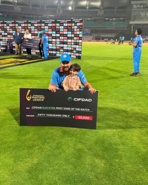 Hazel Keech Instagram - Ah man, this boy adores you, he has no idea who you are to the world or what you've done and yet this boy is the most proud of you when you get 1 run and when you don't do the amazing catch but when you just defend the stumps (whatever you call it) he cheers in those moments and yells Good Job Daddy because to him, you're his hero every day. You make him feel loved and secure knowing you'll always catch him. And u just couldn't be proud of the father and husband you, that you knew you always wanted to be xxx #mydaddyismyhero @yuvisofficial