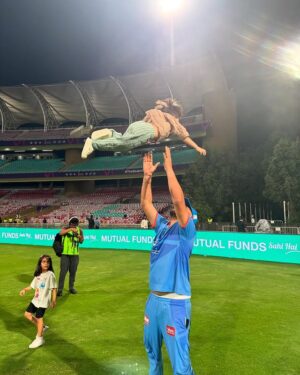 Hazel Keech Instagram - Ah man, this boy adores you, he has no idea who you are to the world or what you've done and yet this boy is the most proud of you when you get 1 run and when you don't do the amazing catch but when you just defend the stumps (whatever you call it) he cheers in those moments and yells Good Job Daddy because to him, you're his hero every day. You make him feel loved and secure knowing you'll always catch him. And u just couldn't be proud of the father and husband you, that you knew you always wanted to be xxx #mydaddyismyhero @yuvisofficial