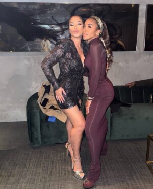 Hazel Renee Instagram - All🌟Star Weekend 2025 In The Bay!
Looking Back On What A Time!! I Was Really Trying To Post In A Timely Manner And Like Over A Cute 2 Days But Here We Are…Ya’ll Goin Get This 20 SWIPE ⏩️🤯 (how do yall be getting the content out so fast?! I’m serious I need answers 👀🤣🤣) 

💚1. I Am EXTREMELY EXCITED For You All To Experience Meski We Had A Celebratory Soft Opening To Kick Off All Star Festivities With My Hubby @money23green 
💚2. The First Green Room Executive Brunch Was Special And Delicious. We Couldn’t Be More Thankful To @crocs and @meta For Their Partnership!
💚3. Skills Challenge To Cheer On My Love With Our Littles…They Looveee Some Papa
💚4. We Popped In And Supported @gentlemanscutbourbon 
💚5. Ain’t No Party Like A KLUTCH SPORTS PARTY🤷🏽‍♀️
💚6. All Star Game….I Spy The OG’s Win 🏀 
💚7. My Beautiful @nigella_sf Vday Roses🌹Because Love Day Is Love Day🥰🥰

Thank You
@briamakeup For Always Coming Through To Beat Me💚
@styledw.class For Pulling & Prepping These Looks💚
#allstarweekend #vday #latepost #lifeisGood