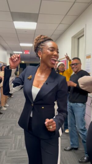 Heather Headley Instagram - There’s no one like @heatherheadley!