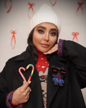 Hediyeh Azidhak Instagram - 🌹💌🍭

جز عشق جهان نکته ارزنده ندارد 

📸 : @sevangraphy 
🎨 : @samanehshadi_makeup 

#سپندارمذگان