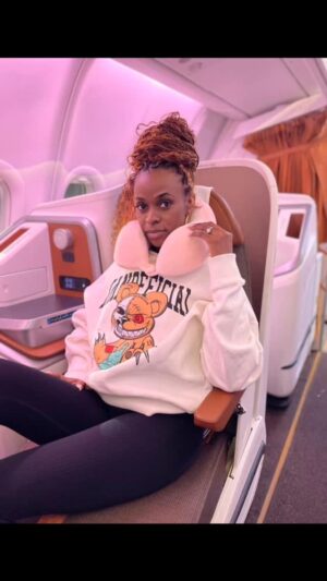Hellen Lukoma Instagram - Me time 
Thank u, @ugandairlines (more UG movies and music needed on flight though🤑 but overall, great service, thank you)