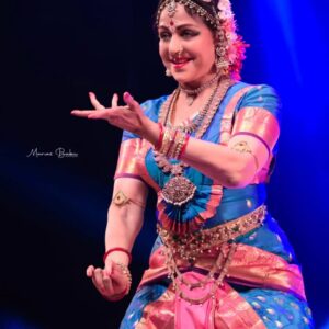 Hema Malini Instagram - Ever grateful to Pt. Hariprasad Chaurasia Ji for inviting me to perform at the Vrindaban Mahotsav on 14th March at Bhubaneshwar.  performance included glories of Mother Lakshmi, Shiv Ji, the kritis on Jagannath Ji by Oriya poet Shalabeg and Tulsidas in Hanuman which ended with a number of Chaitanya Mahaprabhu.
Venue:  Rabindra Mandap

@pthariprasadchaurasia @vrindabangurukul 

#vrindabanmahostav2025 #bhubaneshwar #danceprogram #dance