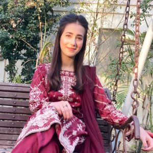 Hiba Aziz Instagram - Silence is an ocean. Speech is a river. When the ocean is searching for you, don’t walk into the river. Listen to the ocean.

خاموشی سمندر ہے اور گفتگو نہر کی طرح ہے 
تجھے سمندر تلاش کر رہا ہے،تو نہر کی تلاش نہ  کر

#rumi