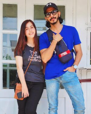Hiba Aziz Instagram - Sunday ? No 
Funday :) 
with this man 💜