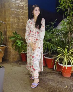 Hina Javed Instagram - Eid Mubarak 🌹 🌹
