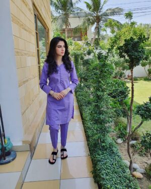 Hina Javed Instagram - Rija 
On the sets of drama serial Pardes
Outfit:@mahamunawarkhan
@sixsigmaentertainment @arydigital.tv @therealmarinakhan #hinajaved