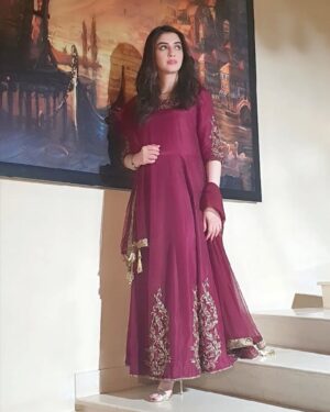 Hina Javed Instagram - Dress:@tasneemsadafofficial