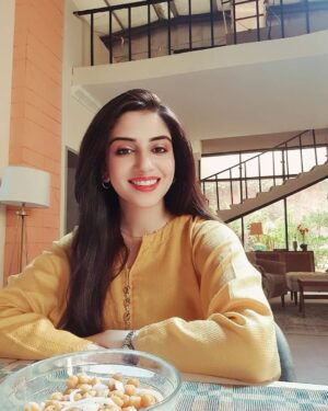 Hina Javed Instagram - 🧡🧡