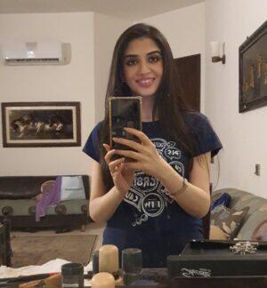 Hina Javed Instagram - Fatima drama serial wafa bemol only on humtv. #humtv #hinajaved #wafabemol