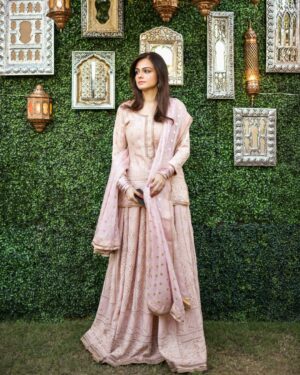 Hina Javed Instagram - Happy birthday to my dearest wonderful sister @tahmina_javed.official .May Allah shower you with his blessings and fulfill all your wishes and desires with health, wealth, happiness and peace. Love you to the moon and back ❤💕💛💓♥💙❤