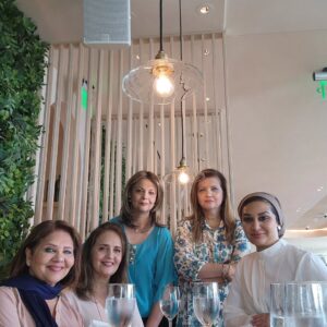 Hina Khawaja Bayat Instagram - When it's Greek, it's Good 👌
Birthday Brunch with my Favourite Bunch💕 

Azure @ The Tampa Edition
#happybirthday #blessed #family #sisters  #brunch