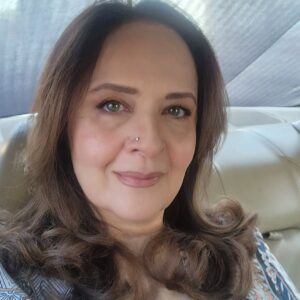 Hina Khawaja Bayat Instagram - Early mornings feel good as winter makes it's presence felt.... 🩵

#carride #wintermorning #subhakasamaa #samaatv