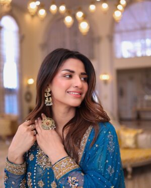 Hira Soomro Instagram - Dress @yasirmughalofficial 
Photography @faiziweddingtales 
@stylebykiranraza
@royalpalacevenue