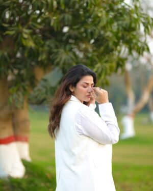 Hira Soomro Instagram - @areebaziz960 
@zara shirt 
@lamaretail coat 
@khaadi pants
@outfitters_pk  shoes 
@sheinofficial  jewels